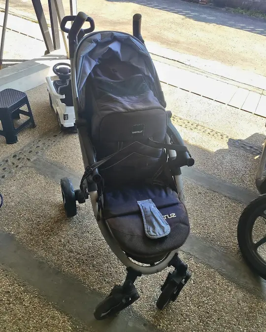 Stroller bayi sebelum dicuci oleh Indeep Cleaning
